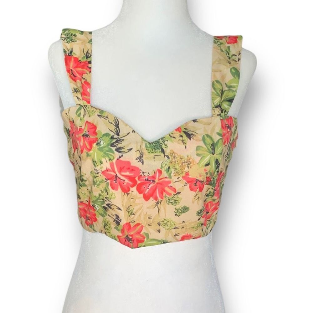 Blistella Crop Top Tan Red Tropical Floral Detail‎ Sleeveless Sweetheart Neck
